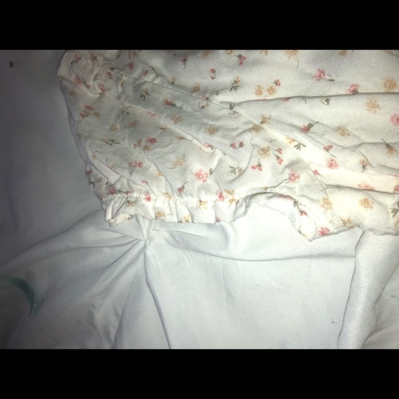 Hollister women’s size large floral blouse. New - Picture 6 of 7